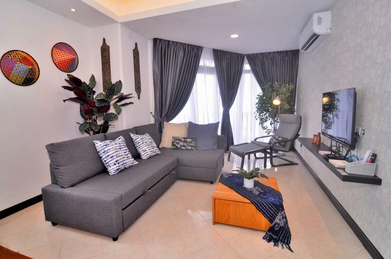 New Riverbank - Waterfront Apartment
